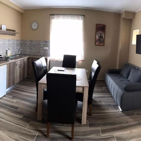 Adrienn Apartman Sárvár Exteriör bild