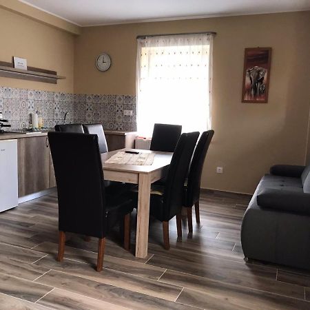 Adrienn Apartman Sárvár Exteriör bild