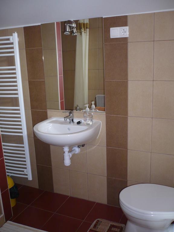 Adrienn Apartman Sárvár Exteriör bild