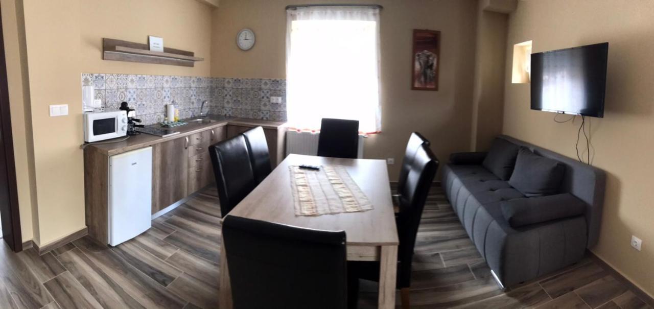 Adrienn Apartman Sárvár Exteriör bild