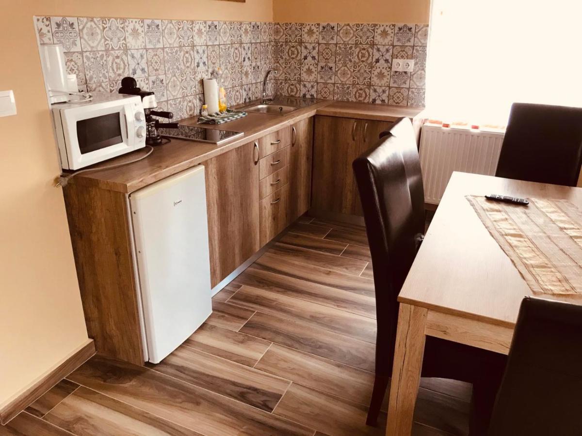 Adrienn Apartman Sárvár Exteriör bild
